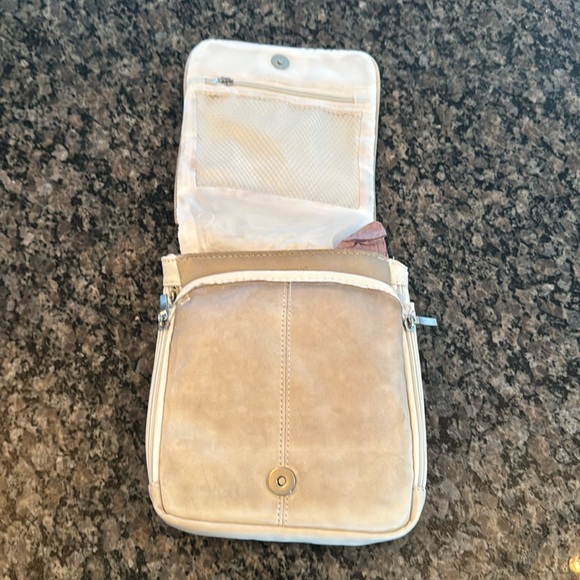 Button vintage genuine leather white crossbody NWT 2 - Picture 3 of 14